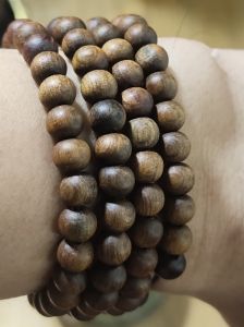 VÒNG 108 HẠT GỖ BÁCH XANH